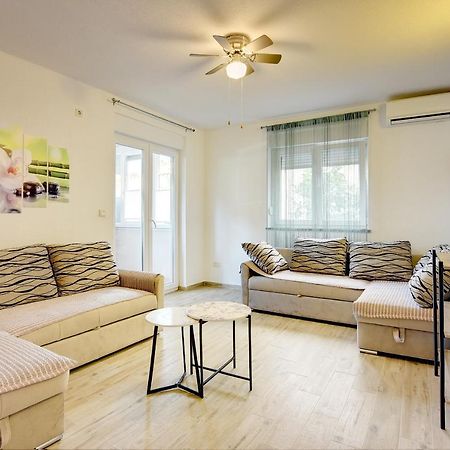 Apartment Mores Медулин Екстериор снимка