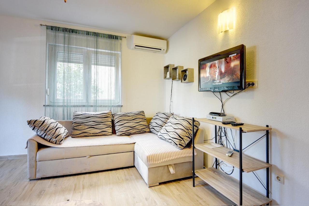 Apartment Mores Медулин Екстериор снимка