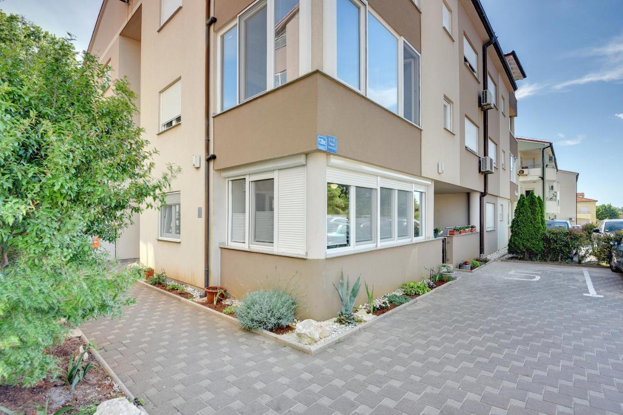 Apartment Mores Медулин Екстериор снимка